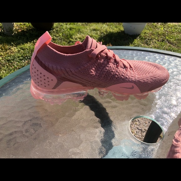 Cherry Pink Nike Vapormax Flyknit 